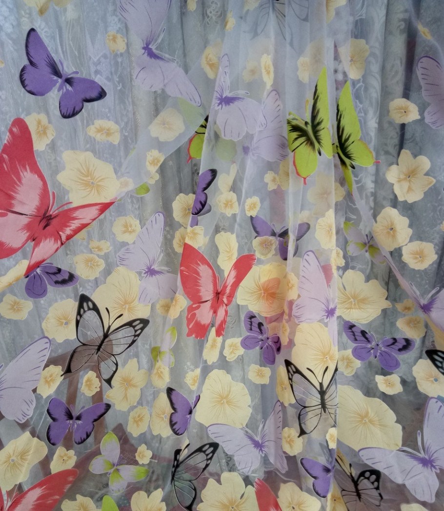 Тюль с бабочками