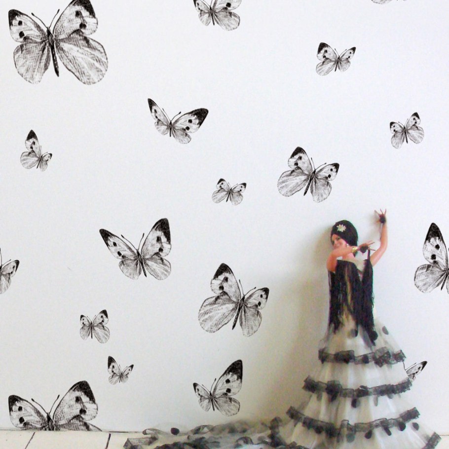 Обои с бабочками в интерьере