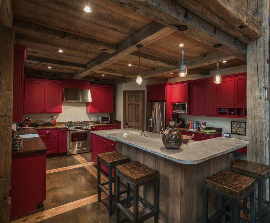 Кухня в деревянном доме