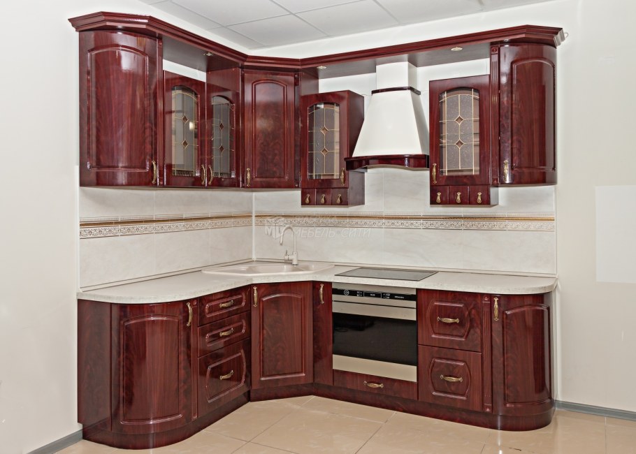 Кухни угловые классические красное дерево