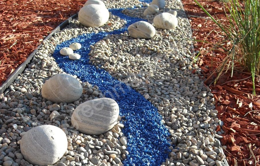 Камушки для клумбы