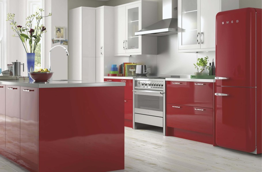 Красная глянцевая кухня икеа