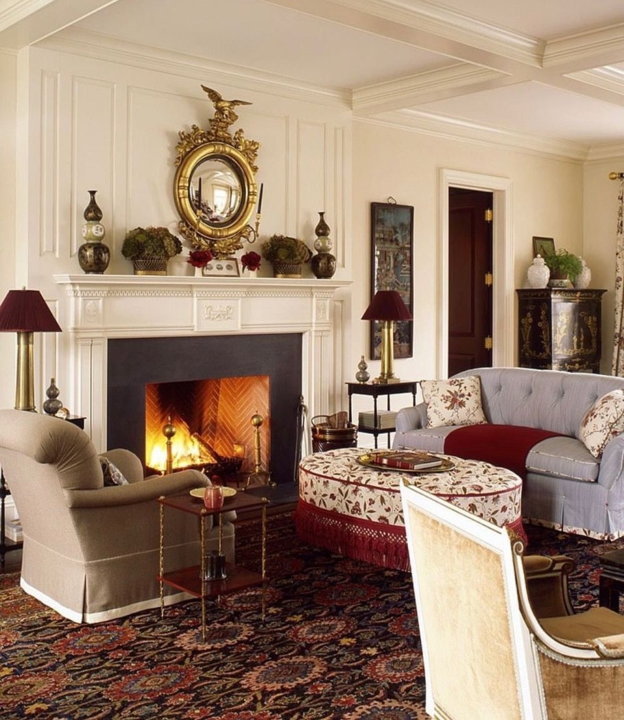 Гостиная в английском стиле с камином
