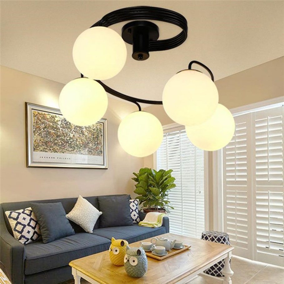 Люстра в комнату