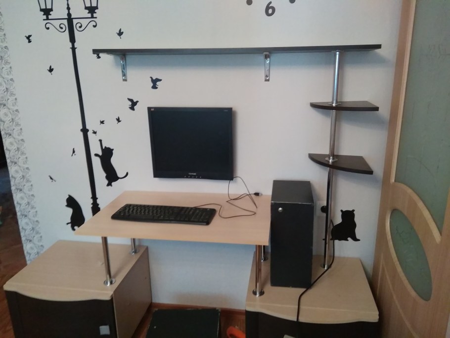 Компьютерный стол своими руками из Леруа Мерлен