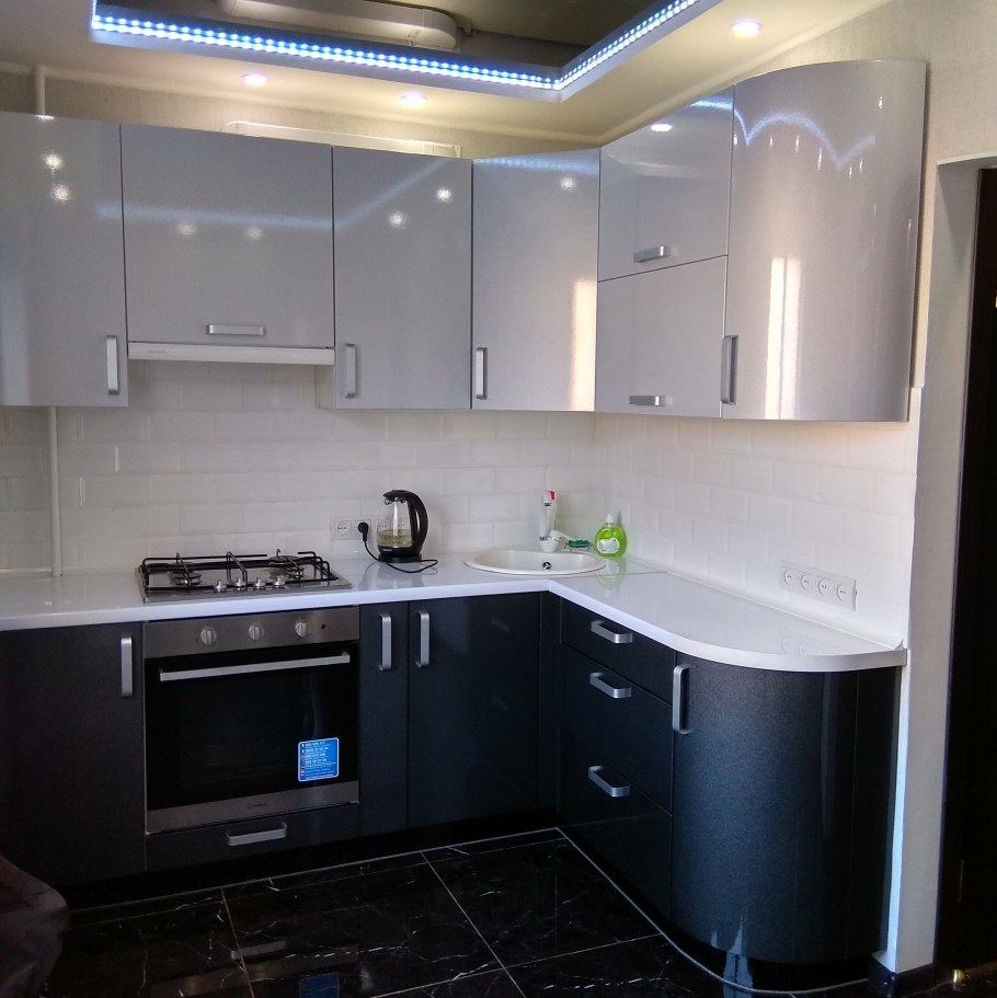 Кухонный гарнитур угловой совре