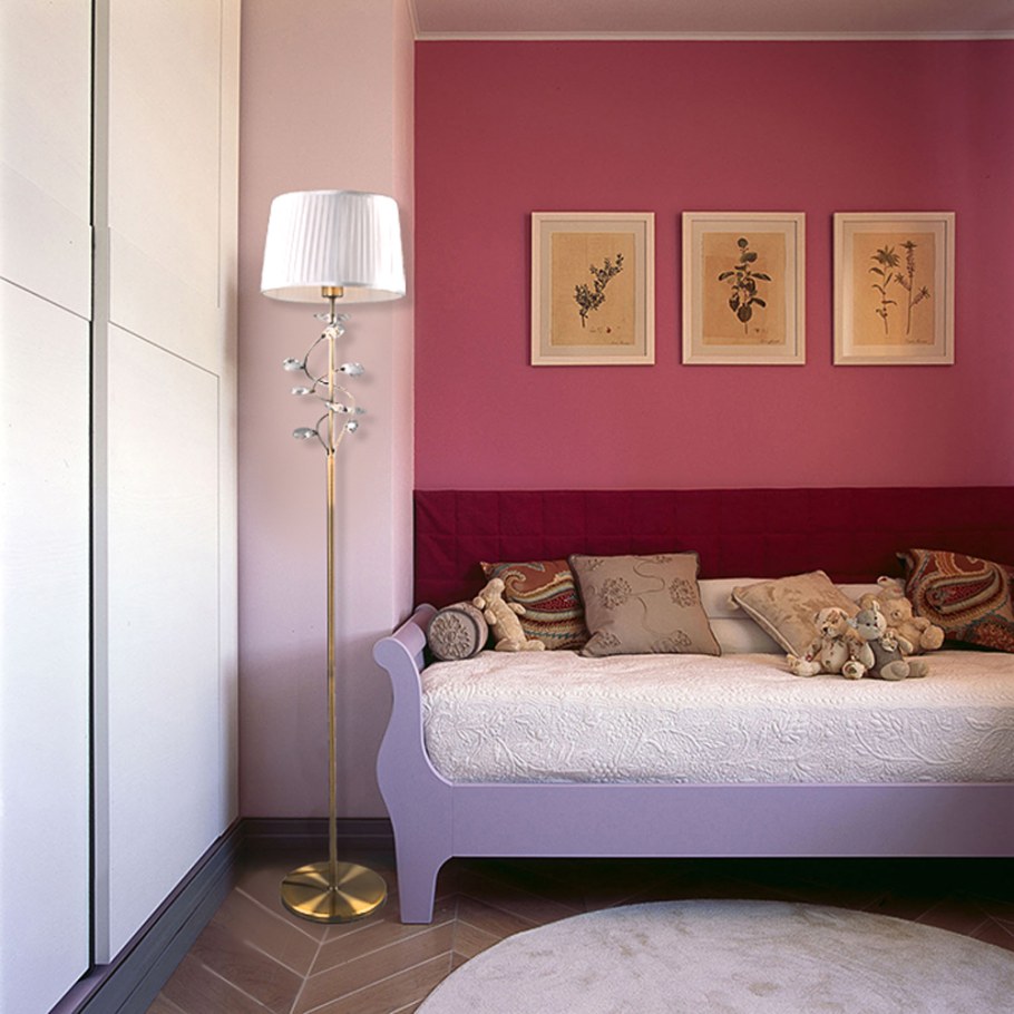 Спальня в брусничном цвете