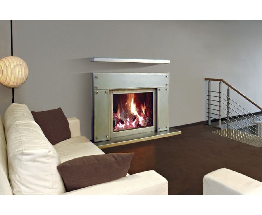 Электрокамин в квартире