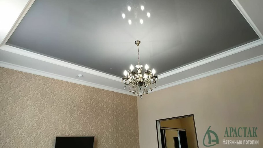 Потолок серый глянец