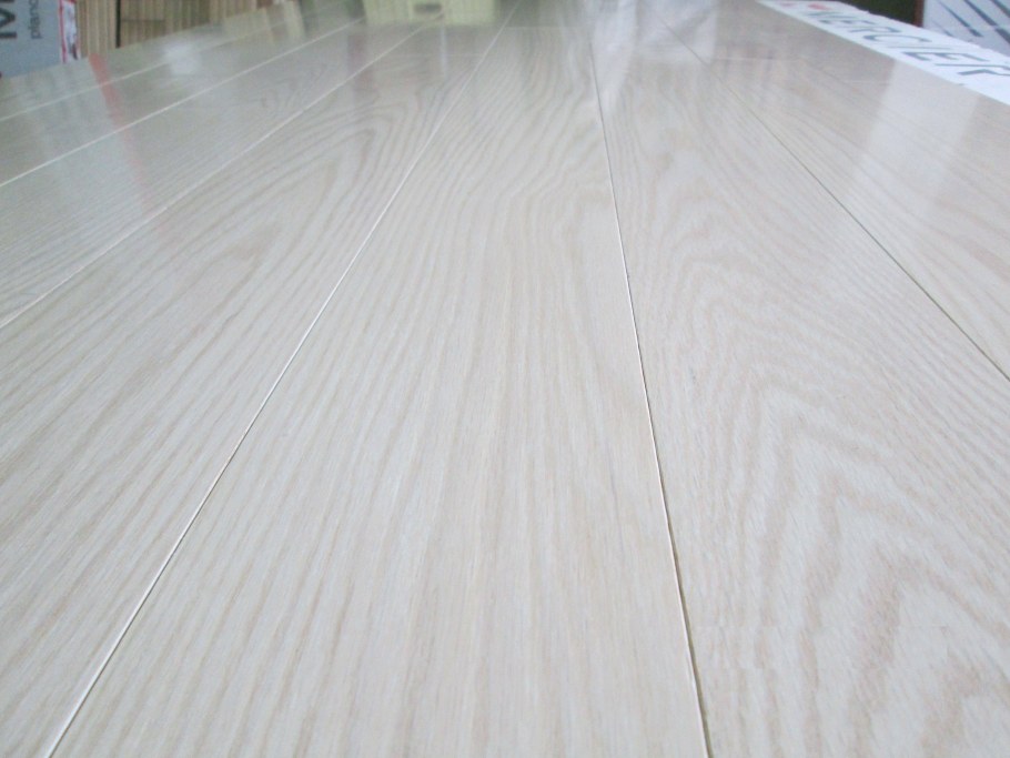 Ламинат выбеленный беленый дуб