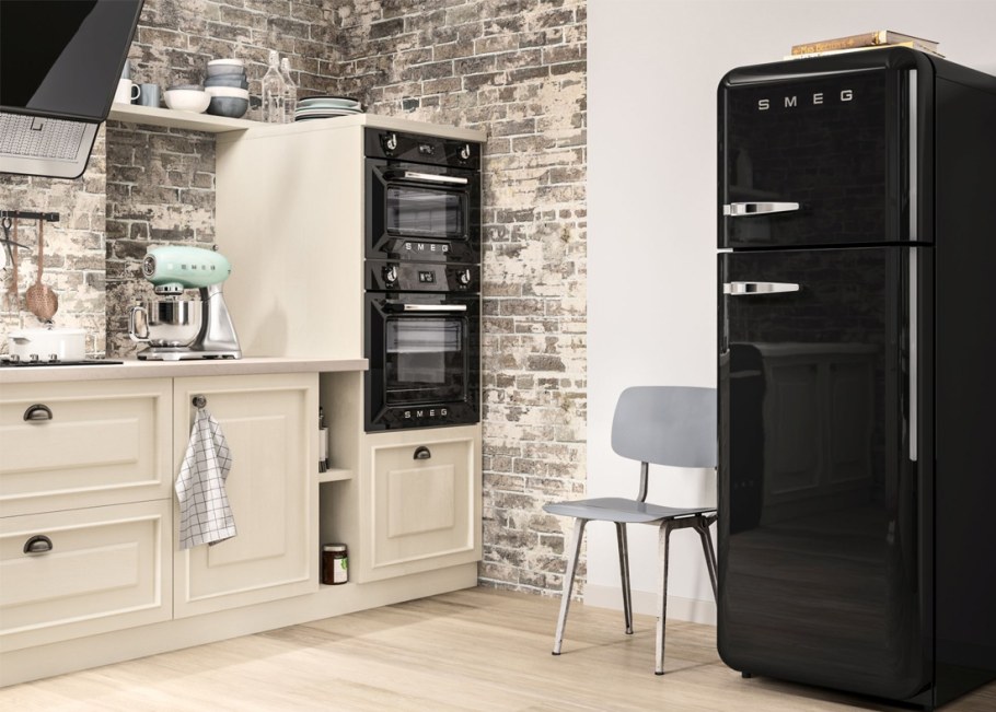 Холодильник Смег двухдверный черный