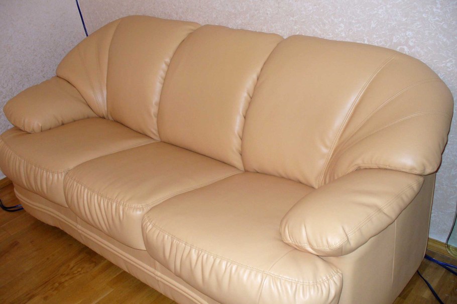 Обтяжка дивана