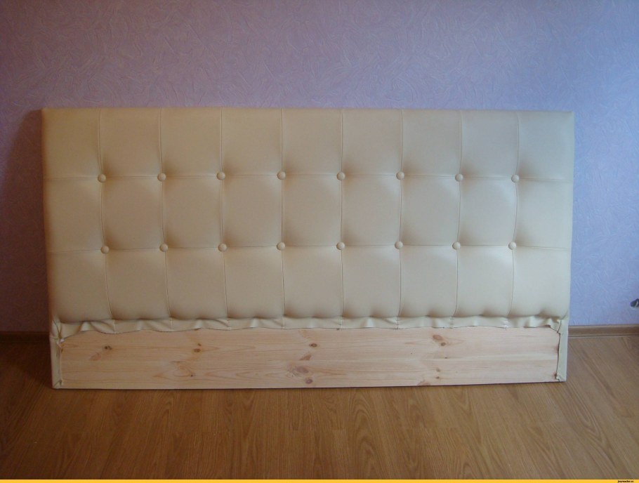 Изголовье кровати
