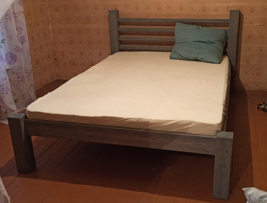 Что можно сделать из старой деревянной кровати на даче