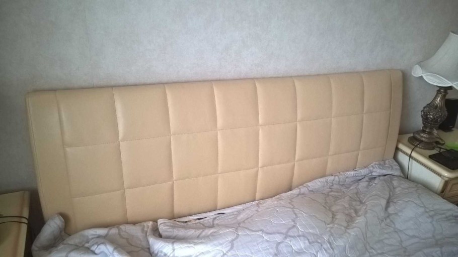 Обшивка спинки кровати