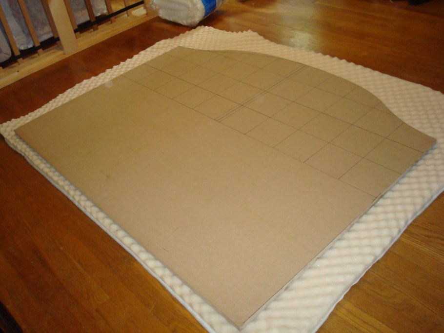 Обтянуть кровать тканью