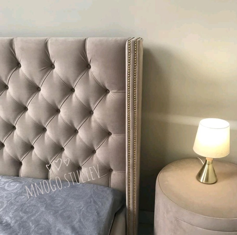 Изголовье кровати