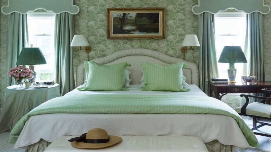 Спальня в фисташковых тонах