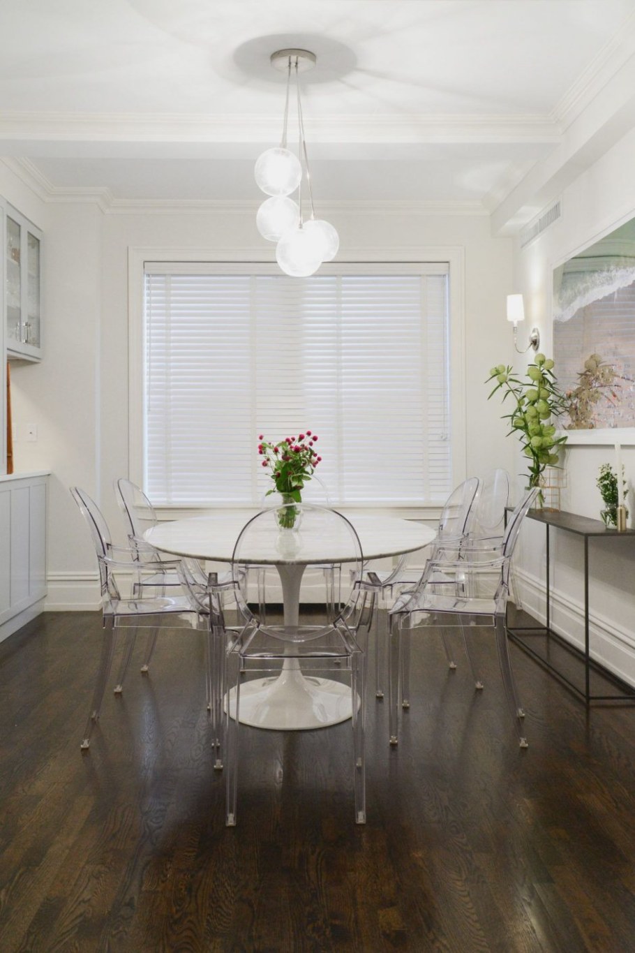 Прозрачные стулья для кухни