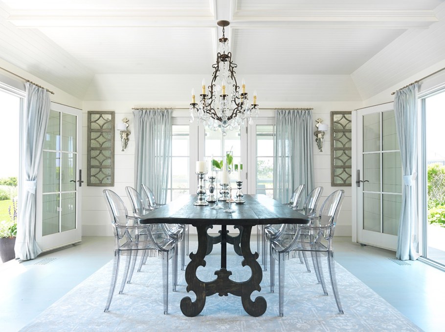 Прозрачные стулья в интерьере