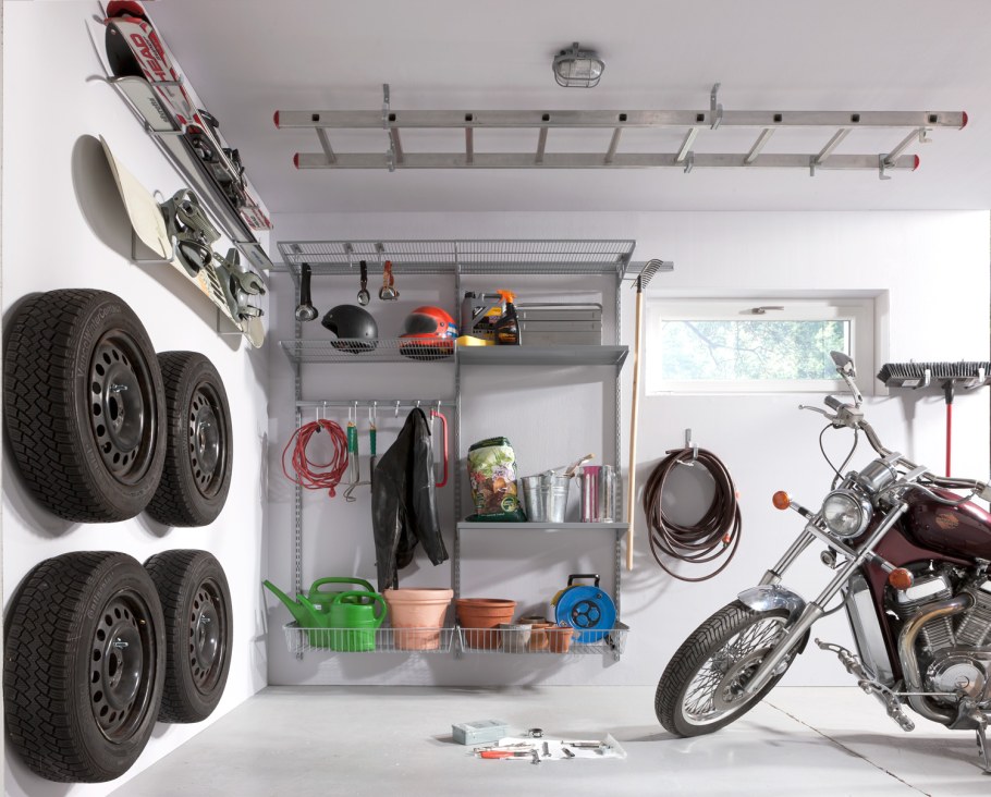 Подвесные полки в гараже