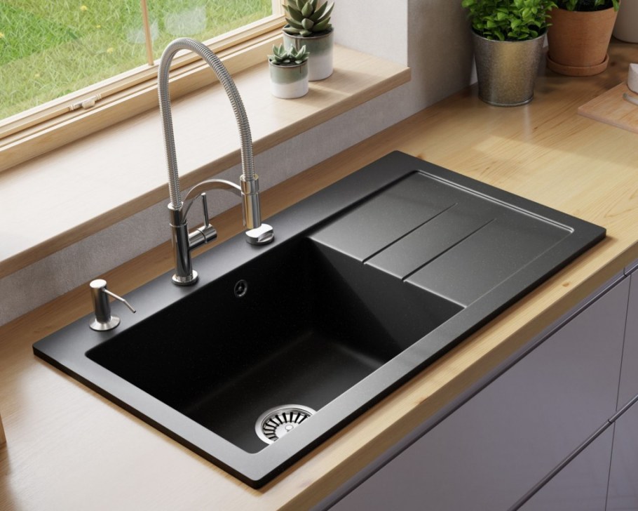 Черная раковина на кухню