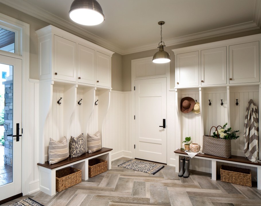 Просторная прихожая