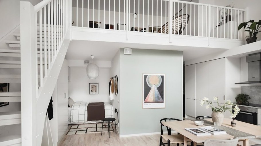 Скандинавский интерьер с высокими потолками