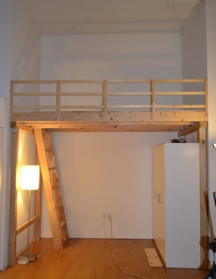 Антресольный второй ярус кровать