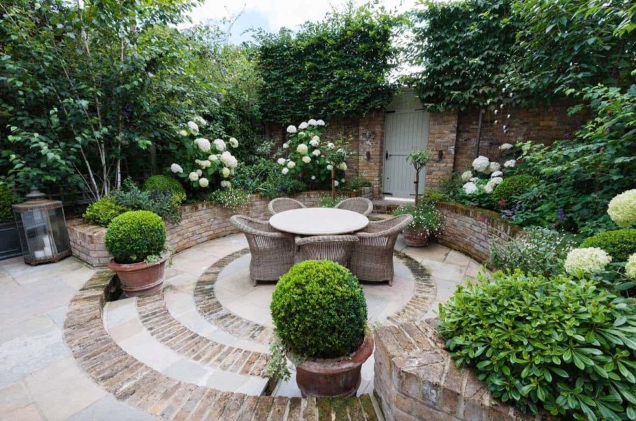 Ландшафт маленького двора