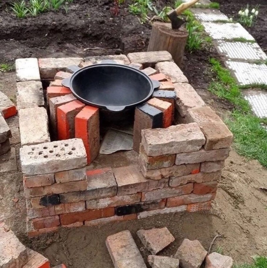 Под казан из кирпича на даче