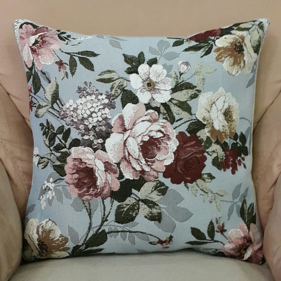 Купить декоративная гобеленовая подушка Дикси ирисы