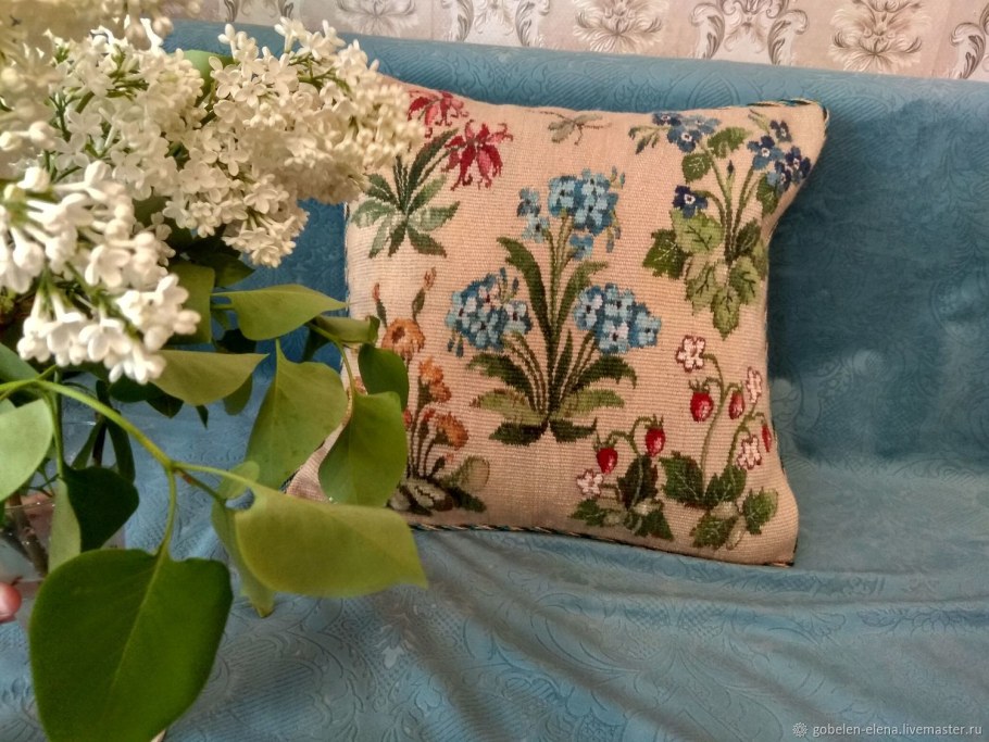 Гобеленовые подушки