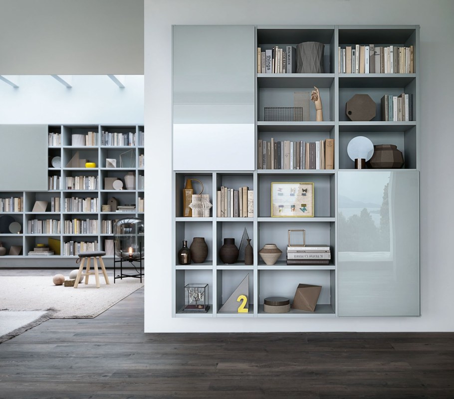 Современный книжный стеллаж