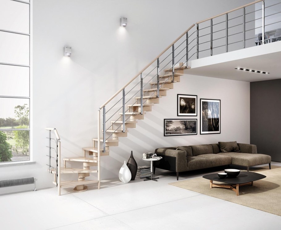 Комната гостиная с лестницей