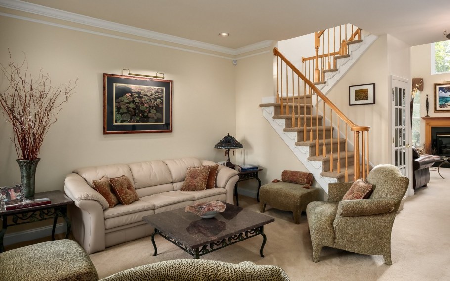 Лестница в гостиной