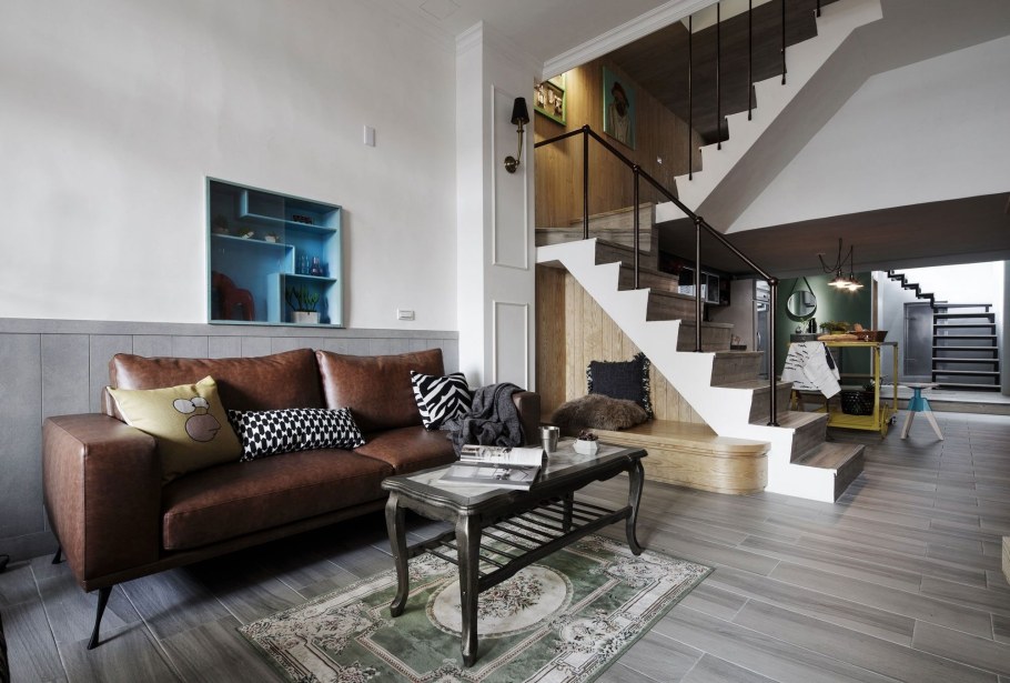 Интерьер с лестницей на второй этаж