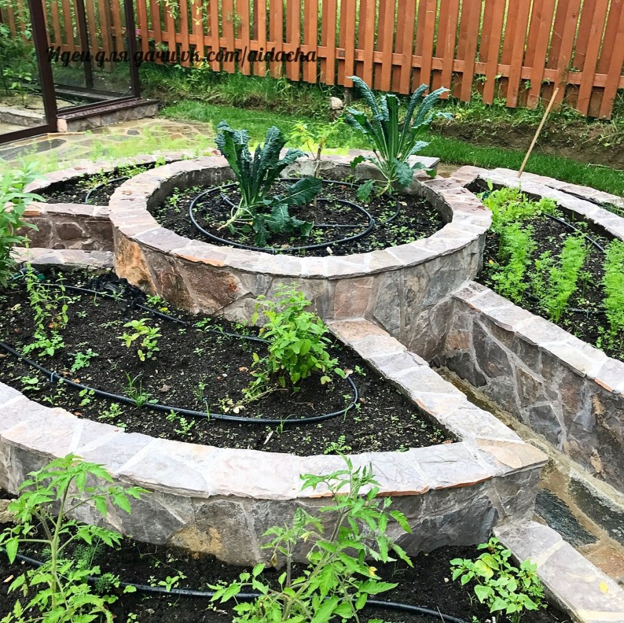 Ярусные клумбы