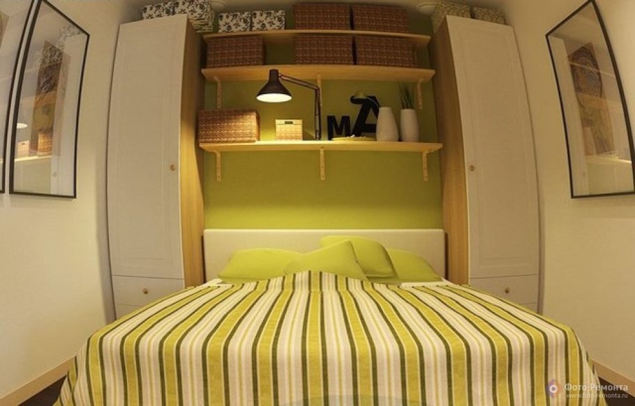 Интерьер узкой спальни