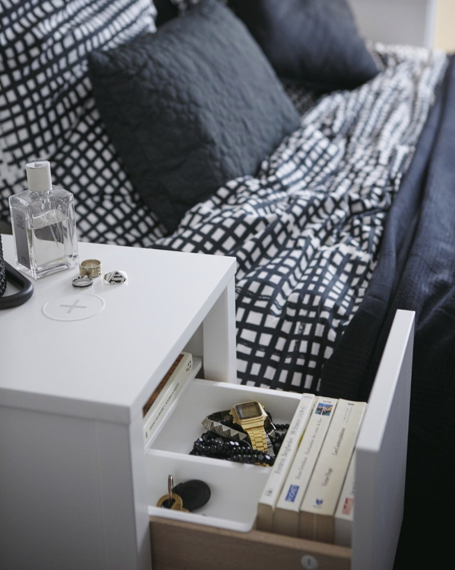 Тумбочка прикроватная икеа МАЛЬМ