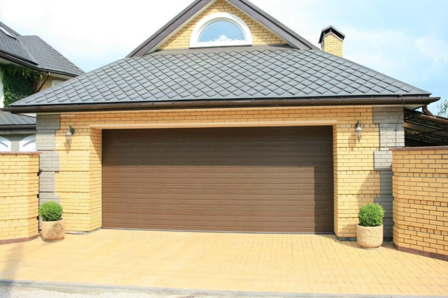 Гараж из кирпича