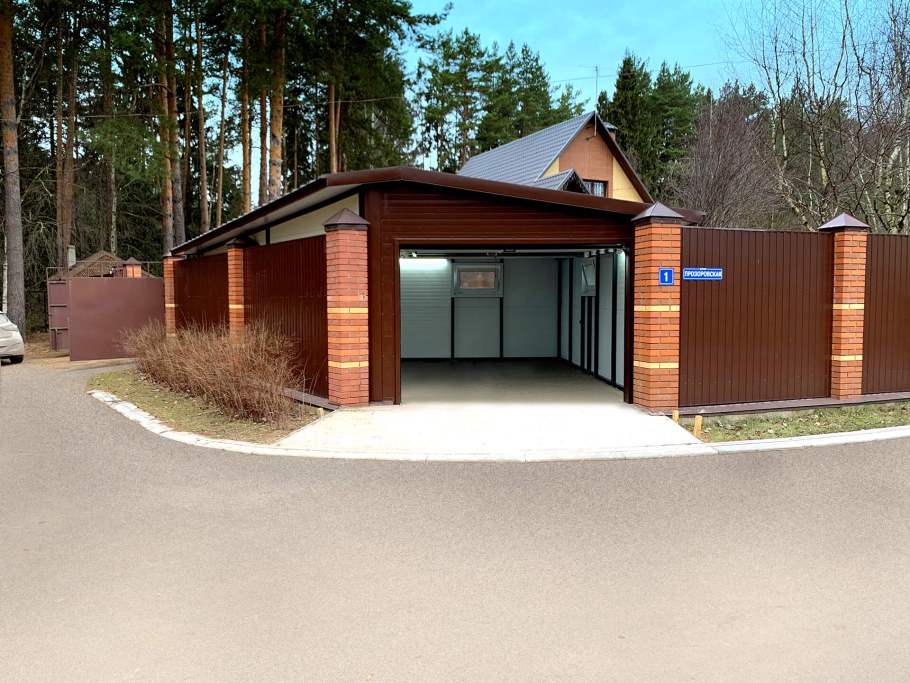 Гараж вместо забора