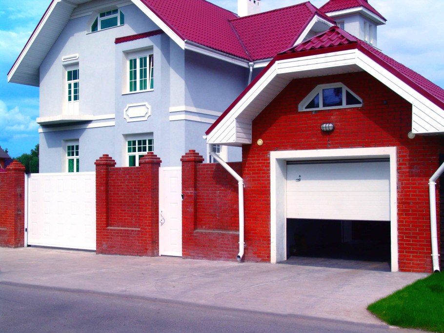 Красивый фасад гаража