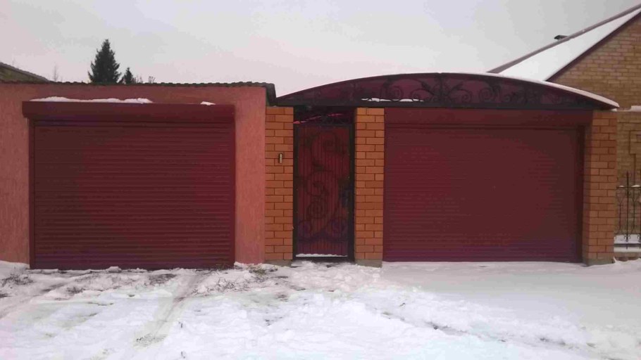 Забор с гаражом и воротами