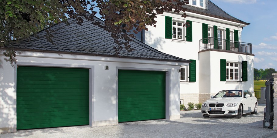 Дом с воротами