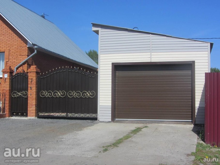 Гараж в заборе