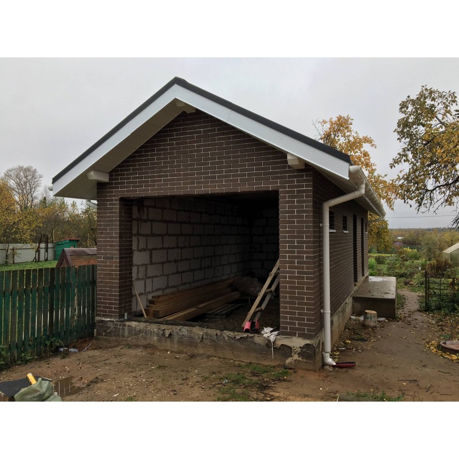 Кирпичный гараж