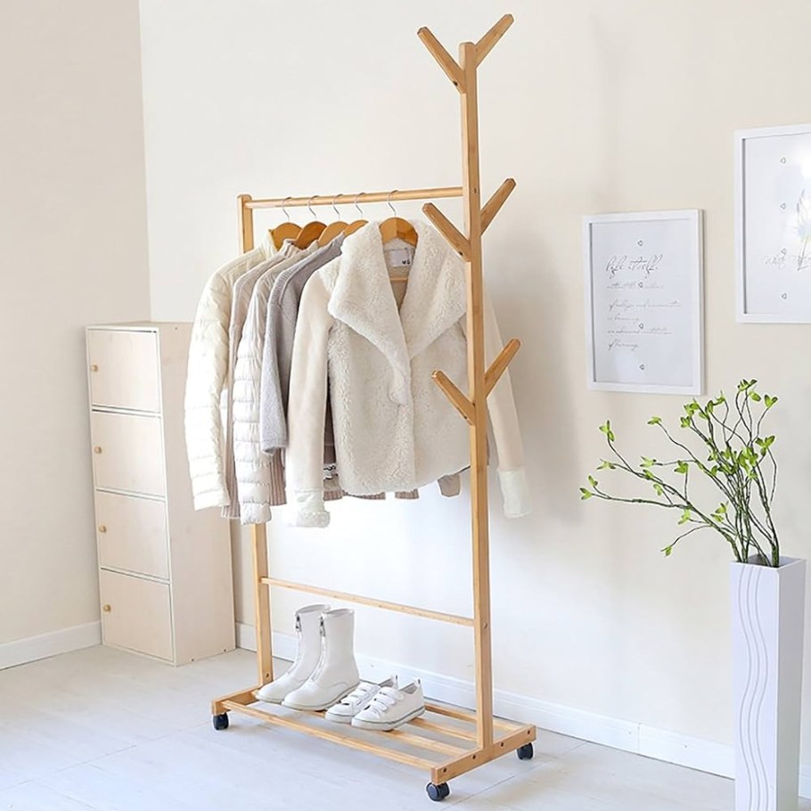 Напольная вешалка для одежды