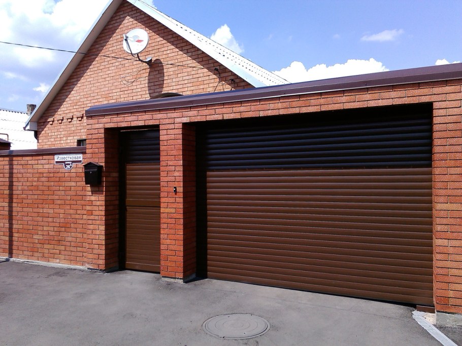 Алютех ролл ворота во двор