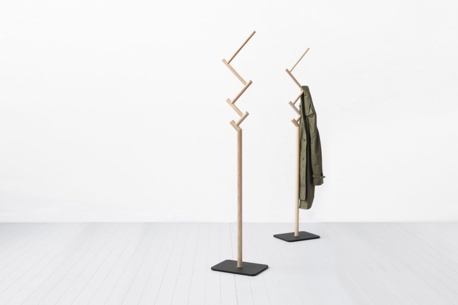 Необычные напольные вешалки